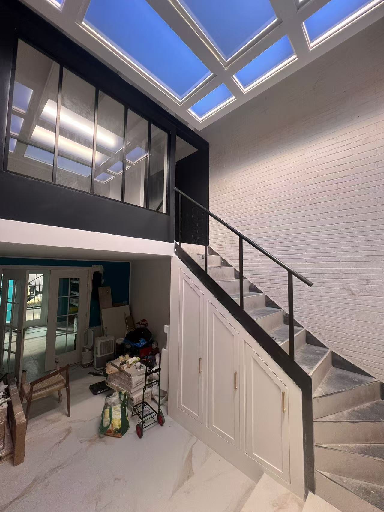 Τελευταία εταιρικά blogs για Πώς τα Τεχνητά Φωτιστικά Ουρανού Μεταμορφώνουν Εσωτερικούς Χώρους Χωρίς Παράθυρα