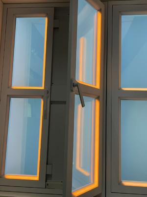 Ενα τεχνητό φανάρι 160W επόμενης γενιάς με έξοδο 10000 Lumen και υποστήριξη πολλαπλών ελέγχων Ιδανικό για γραφεία, στούντιο και υπόγεια